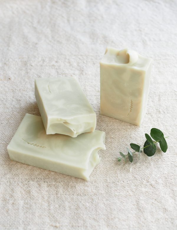Savon artisanal Authentique eucalyptus vert et blanc